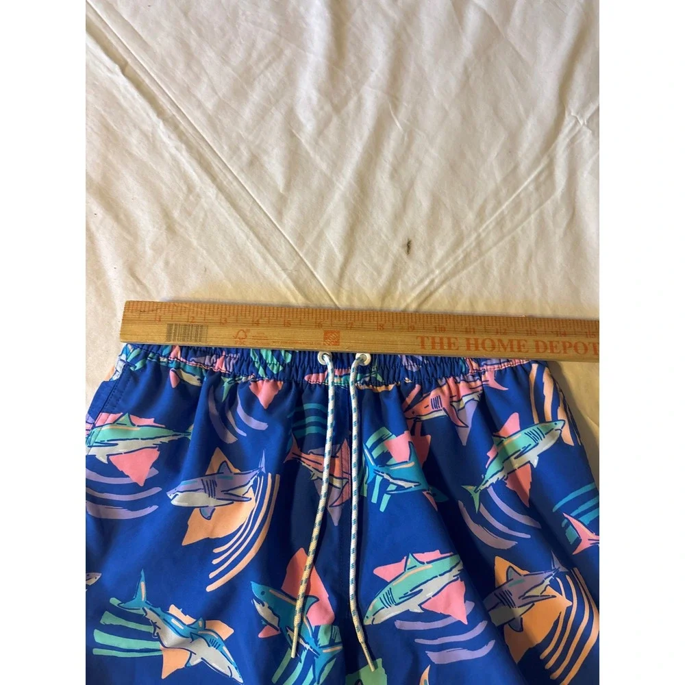Chubbies Swim Trunks Mens Small Blue Shark Graphic 5.5 Inseam Shorts